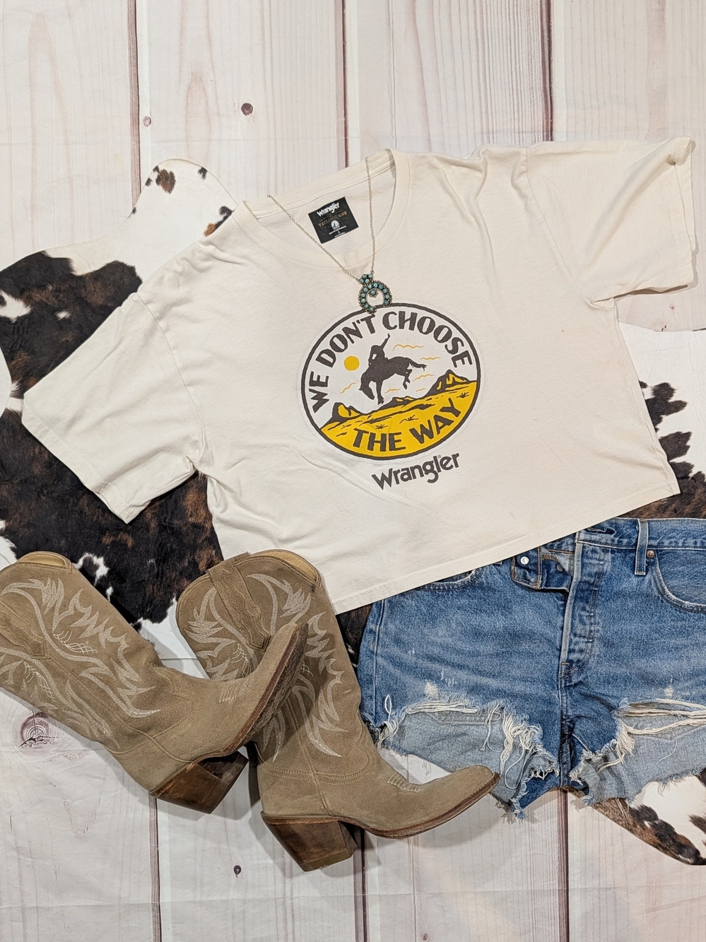 Wrangler Women's Cream Graphic Crop Tee - 'We Don't Choose The Way'